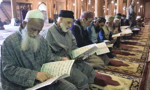 Waqf: निर्माण कार्य के कारण ईदगाह पर ईद की नमाज नहीं होगी Waqf: निर्माण कार्य के कारण ईदगाह पर ईद की नमाज नहीं होगी