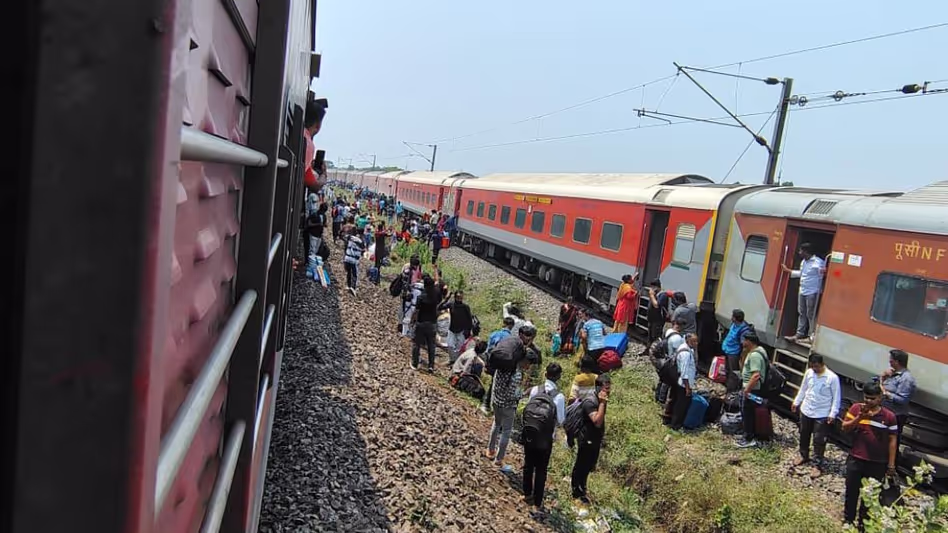 Assam जा रही कामाख्या एक्सप्रेस ओडिशा में पटरी से उतरी, कोई हताहत नहीं