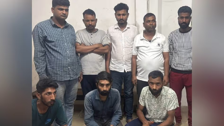 Assam पुलिस ने अंतरराज्यीय ट्रक चोरी रैकेट का भंडाफोड़ किया, 8 गिरफ्तार Assam पुलिस ने अंतरराज्यीय ट्रक चोरी रैकेट का भंडाफोड़ किया, 8 गिरफ्तार