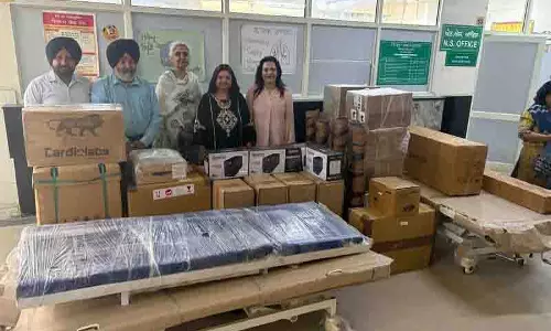 शुभमन गिल ने Mohali सिविल अस्पताल को 35 लाख रुपये के उपकरण दान किए शुभमन गिल ने Mohali सिविल अस्पताल को 35 लाख रुपये के उपकरण दान किए