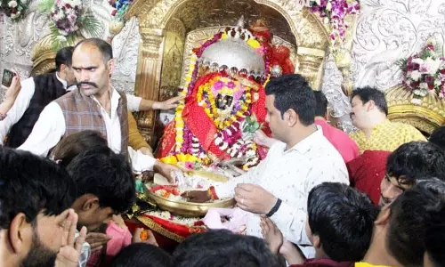 Jammu: देवी शक्ति की आराधना और व्रत के साथ चैत्र नवरात्रि शुरू Jammu: देवी शक्ति की आराधना और व्रत के साथ चैत्र नवरात्रि शुरू