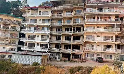Himachal: भूकंपीय क्षेत्र में बहुमंजिला इमारतें खतरा पैदा
