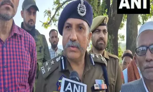 Kathua DIG ने कहा- जब तक सभी आतंकवादी मारे नहीं जाते, तब तक अभियान जारी रहेगा Kathua DIG ने कहा- जब तक सभी आतंकवादी मारे नहीं जाते, तब तक अभियान जारी रहेगा