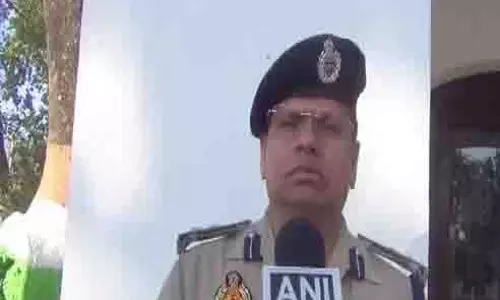 Azamgarh थाने में छेड़छाड़ के आरोपी ने की आत्महत्या, जांच जारी Azamgarh थाने में छेड़छाड़ के आरोपी ने की आत्महत्या, जांच जारी