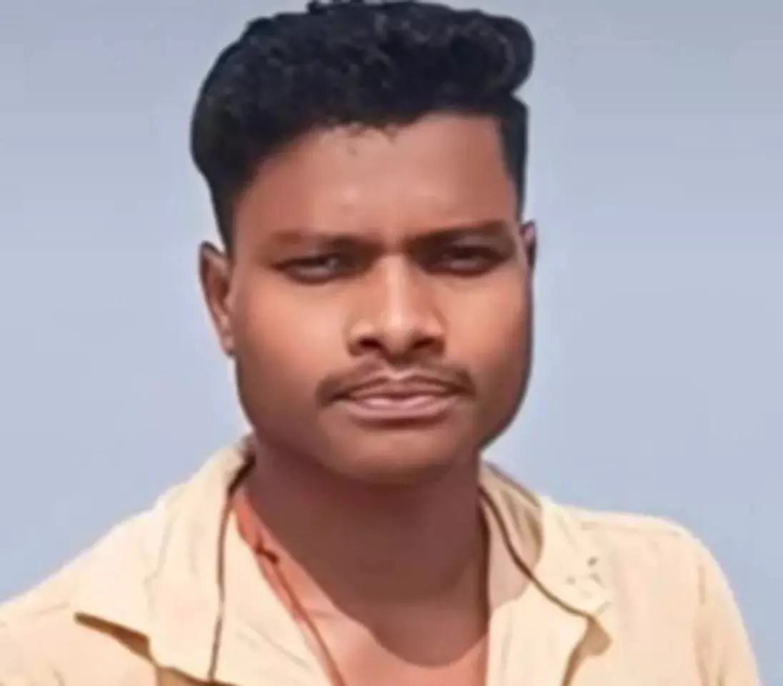 बोकारो से चार माह पूर्व लापता युवक का कंकाल जंगल से बरामद, कपड़े से हुई शिनाख्त बोकारो से चार माह पूर्व लापता युवक का कंकाल जंगल से बरामद, कपड़े से हुई शिनाख्त