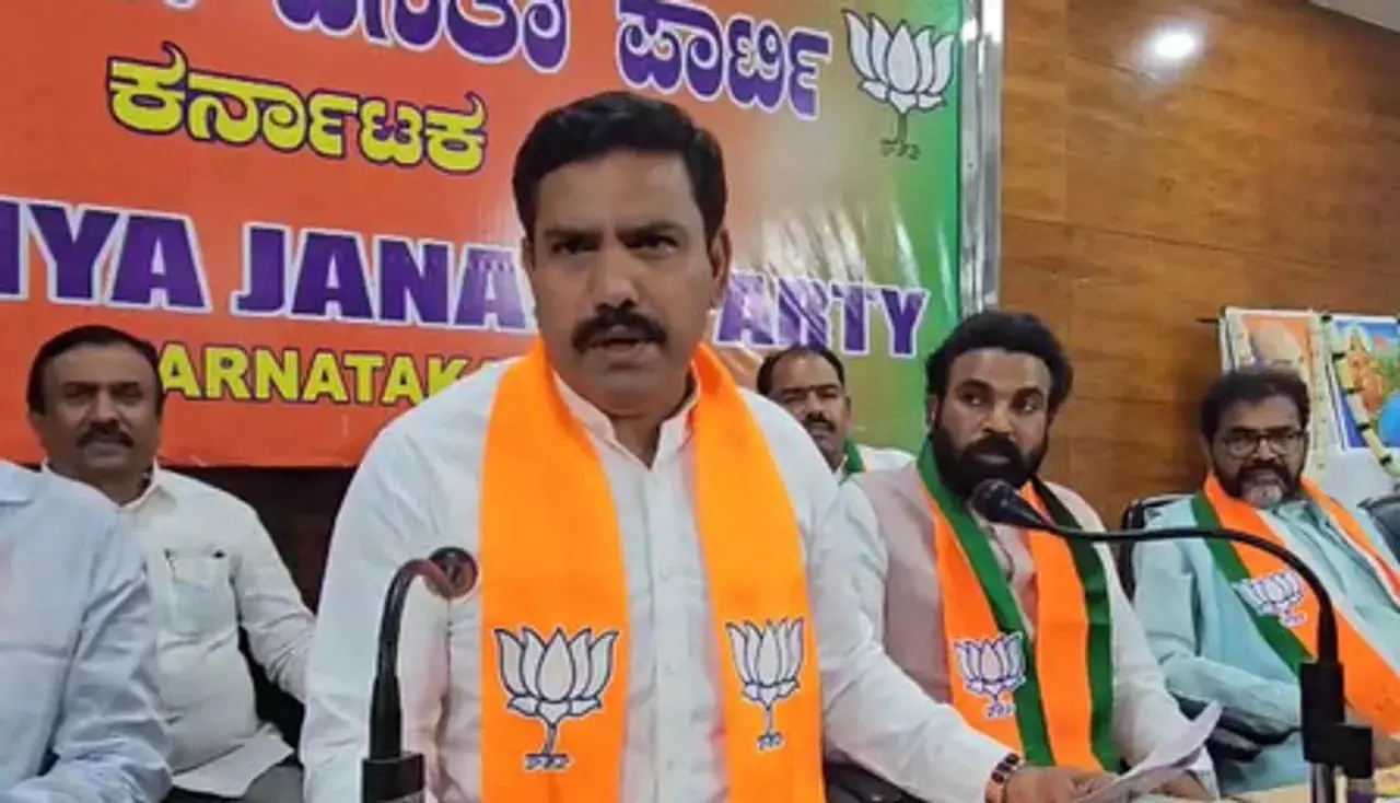 बढ़ती कीमतों को लेकर भाजपा अध्यक्ष बीवाई विजयेंद्र का कांग्रेस सरकार पर हमला, मुस्लिम तुष्टिकरण का आरोप बढ़ती कीमतों को लेकर भाजपा अध्यक्ष बीवाई विजयेंद्र का कांग्रेस सरकार पर हमला, मुस्लिम तुष्टिकरण का आरोप