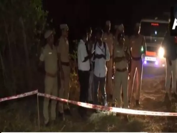 Tamil Nadu: मदुरै में मुठभेड़ में वांछित अपराधी मारा गया Tamil Nadu: मदुरै में मुठभेड़ में वांछित अपराधी मारा गया
