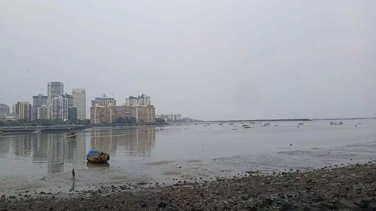 Mumbai : 1 अप्रैल को शहर में बादल छाए रहेंगे Mumbai : 1 अप्रैल को शहर में बादल छाए रहेंगे