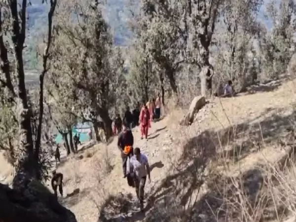 Rajouri में कड़ी सुरक्षा के बीच खांडली माता की छड़ी यात्रा संपन्न हुई Rajouri में कड़ी सुरक्षा के बीच खांडली माता की छड़ी यात्रा संपन्न हुई