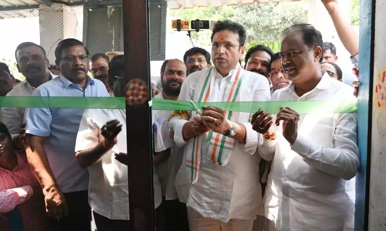 Sridhar Babu: गरीब परिवारों की मदद के लिए बढ़िया चावल की सौगात Sridhar Babu: गरीब परिवारों की मदद के लिए बढ़िया चावल की सौगात