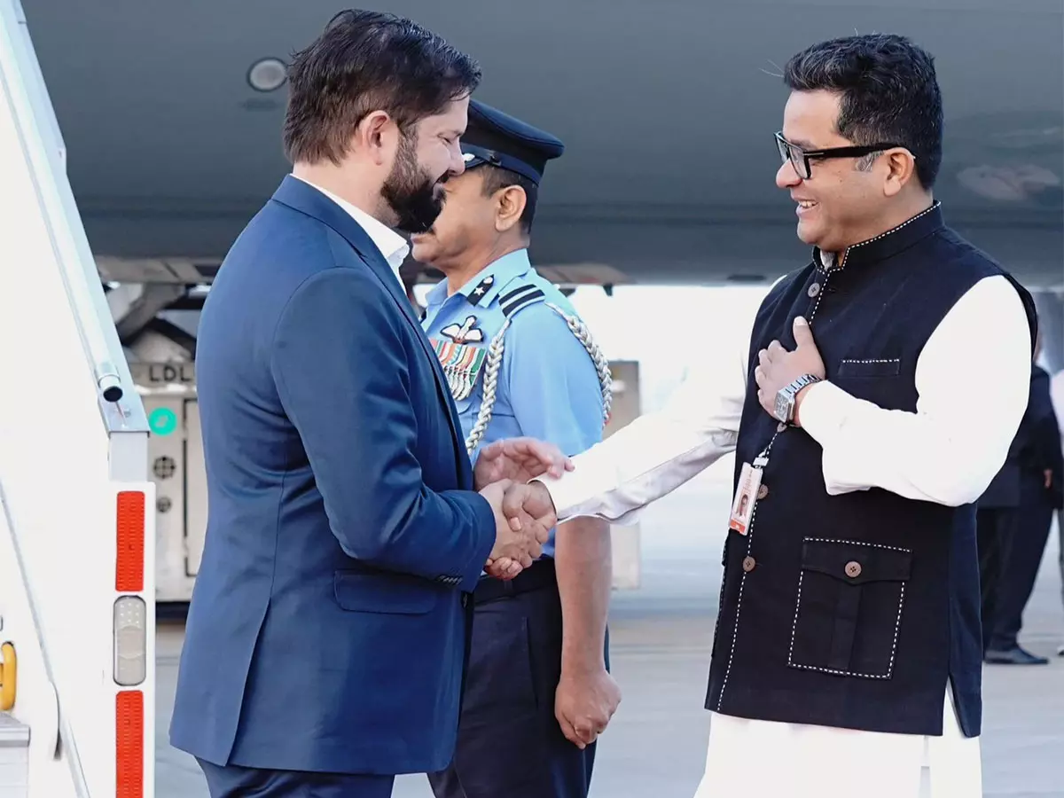चिली के राष्ट्रपति गेब्रियल बोरिक पहली राजकीय यात्रा पर India पहुंचे चिली के राष्ट्रपति गेब्रियल बोरिक पहली राजकीय यात्रा पर India पहुंचे