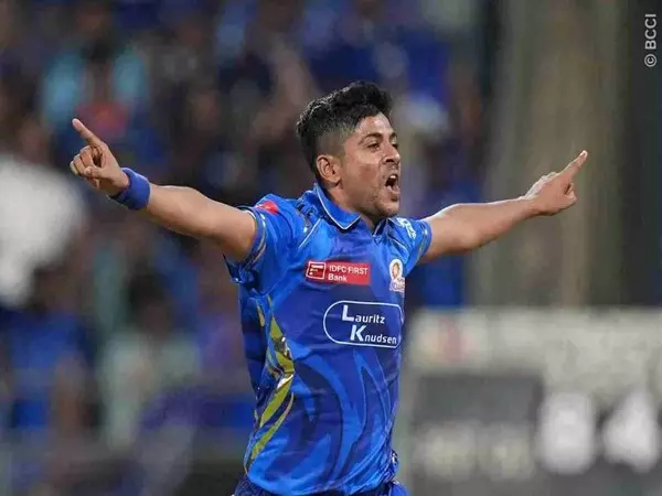 MI के तेज गेंदबाज अश्विनी कुमार ने केकेआर को 116 रन पर समेट दिया MI के तेज गेंदबाज अश्विनी कुमार ने केकेआर को 116 रन पर समेट दिया