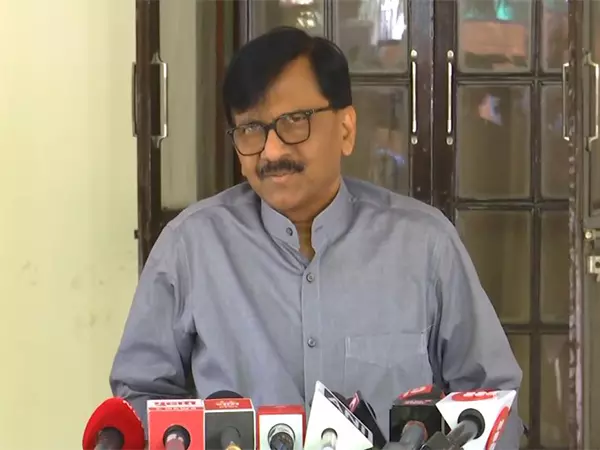 मोदी का प्रधानमंत्री बनना एक अस्थायी व्यवस्था है: Sanjay Raut मोदी का प्रधानमंत्री बनना एक अस्थायी व्यवस्था है: Sanjay Raut