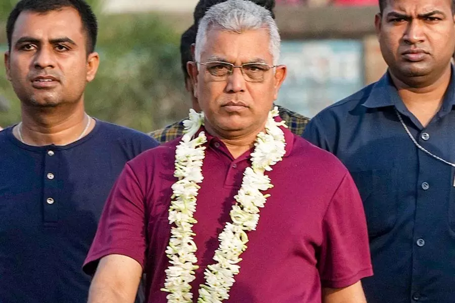 पटाखा फैक्ट्री विस्फोट: मृतकों की संख्या बढ़ने पर Dilip Ghosh ने की निष्पक्ष जांच की मांग पटाखा फैक्ट्री विस्फोट: मृतकों की संख्या बढ़ने पर Dilip Ghosh ने की निष्पक्ष जांच की मांग
