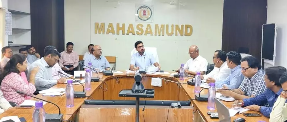 महासमुंद कलेक्टर ने ली समय-सीमा की बैठक महासमुंद कलेक्टर ने ली समय-सीमा की बैठक