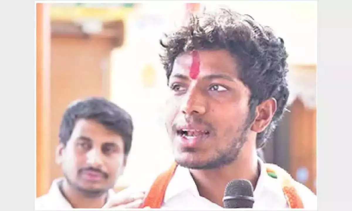 केंद्र सरकार संविधान के अनुच्छेद 93 का उल्लंघन कर रही है: MP Sagar Khandre केंद्र सरकार संविधान के अनुच्छेद 93 का उल्लंघन कर रही है: MP Sagar Khandre