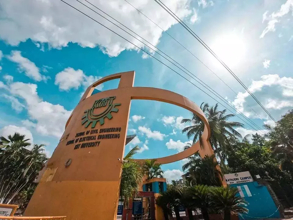 भुवनेश्वर में निर्माणाधीन इमारत से कूदकर KIIT के छात्र ने दी जान भुवनेश्वर में निर्माणाधीन इमारत से कूदकर KIIT के छात्र ने दी जान