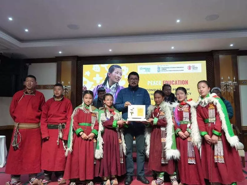Leh बैठक में स्कूलों में शांति स्थापना पहल की भूमिका पर चर्चा हुई Leh बैठक में स्कूलों में शांति स्थापना पहल की भूमिका पर चर्चा हुई