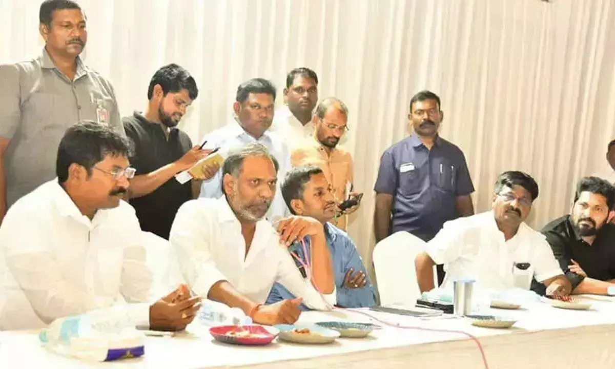 Andhra: लोकेश कल रिलायंस बायोगैस प्लांट का उद्घाटन करेंगे Andhra: लोकेश कल रिलायंस बायोगैस प्लांट का उद्घाटन करेंगे