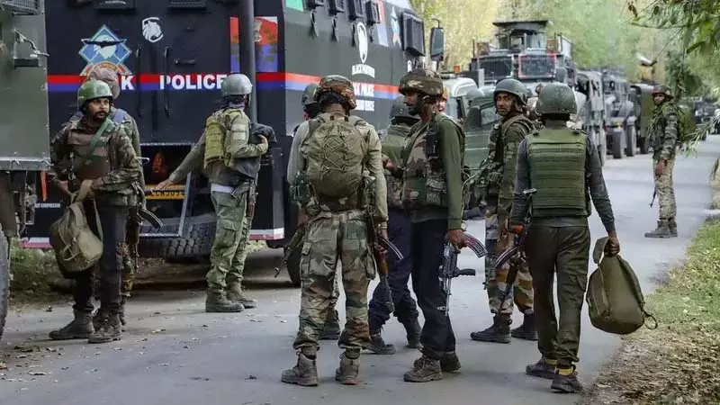Kathua Encounter: ताजा गोलीबारी के बाद तलाशी अभियान जारी Kathua Encounter: ताजा गोलीबारी के बाद तलाशी अभियान जारी