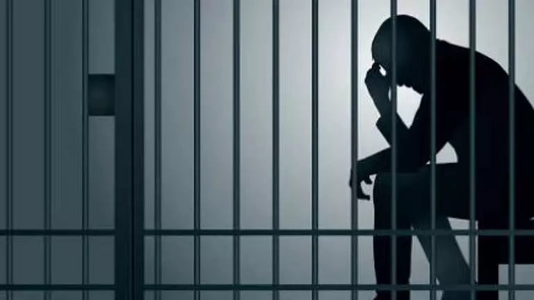 Panaji पुलिस ने हवाई बीच पर लड़की से कथित छेड़छाड़ के आरोप में संदिग्ध को गिरफ्तार किया Panaji पुलिस ने हवाई बीच पर लड़की से कथित छेड़छाड़ के आरोप में संदिग्ध को गिरफ्तार किया
