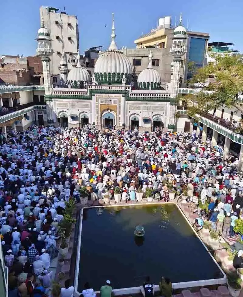 Amritsar में ईद-उल-फितर का त्यौहार धार्मिक उत्साह के साथ मनाया गया Amritsar में ईद-उल-फितर का त्यौहार धार्मिक उत्साह के साथ मनाया गया