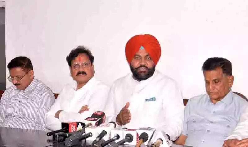 विपक्ष को लोकसभा में बोलने से हतोत्साहित किया गया: MP विपक्ष को लोकसभा में बोलने से हतोत्साहित किया गया: MP