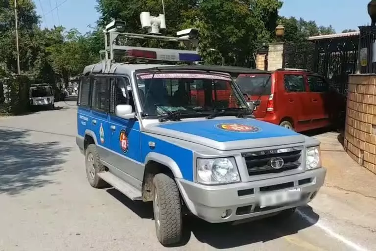 CG BREAKING: वर्दी के पीछे काला धंधा! डायल 112 के जवानों की चोरी पकड़ी गई CG BREAKING: वर्दी के पीछे काला धंधा! डायल 112 के जवानों की चोरी पकड़ी गई