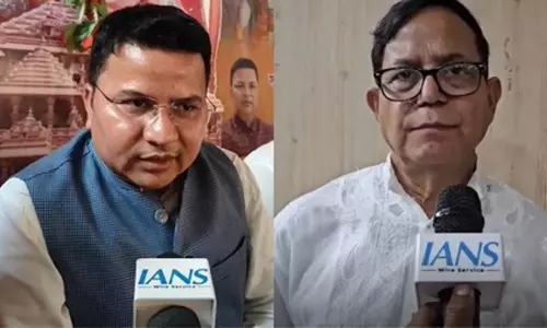 माकपा और भाजपा ने टीएमसी पर बोला हमला, सीएम ममता बनर्जी को लिया आड़े हाथ माकपा और भाजपा ने टीएमसी पर बोला हमला, सीएम ममता बनर्जी को लिया आड़े हाथ