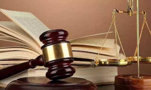 बॉम्बे HC ने वसीयत जालसाजी मामले में 61 वर्षीय महिला की तत्काल रिहाई का आदेश दिया बॉम्बे HC ने वसीयत जालसाजी मामले में 61 वर्षीय महिला की तत्काल रिहाई का आदेश दिया