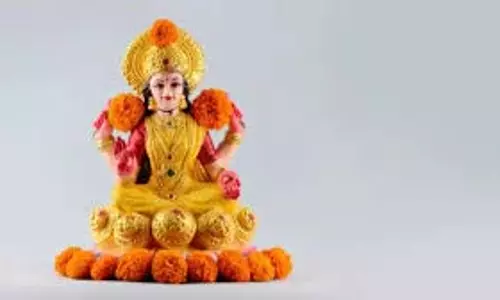 Lakshmi Panchami 2025: नवरात्रि में कब है लक्ष्मी पंचमी, जानें शुभ मुहूर्त, पूजा विधि और नियम