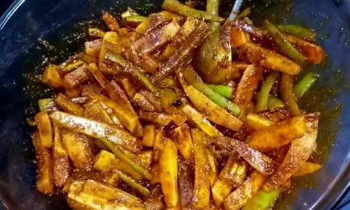 Radish-chilli pickle: लंच और डिनर का स्वाद बढ़ाए Radish-chilli pickle: लंच और डिनर का स्वाद बढ़ाए