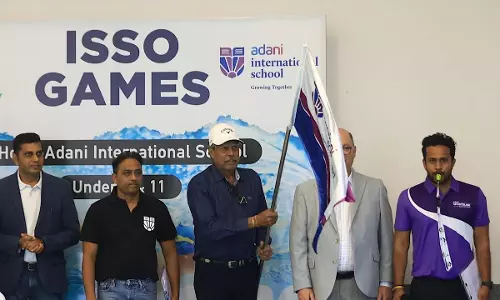 कपिल देव ने अदानी इंटरनेशनल स्कूल में ISSO तैराकी क्षेत्रीय का उद्घाटन किया