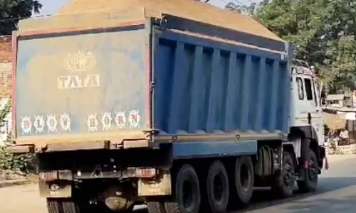 Kanpur News: ओवरलोड डंपर-ट्रक की नो एंट्री Kanpur News: ओवरलोड डंपर-ट्रक की नो एंट्री