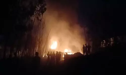 Bihar: केमिकल फैक्ट्री में लगी भीषण आग Bihar: केमिकल फैक्ट्री में लगी भीषण आग