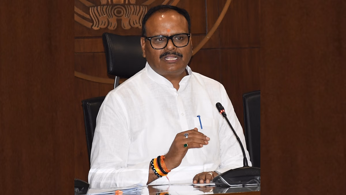 Lucknow: उपमुख्यमंत्री पाठक ने लखनऊ के विकास के लिए राजनाथ की प्रशंसा की Lucknow: उपमुख्यमंत्री पाठक ने लखनऊ के विकास के लिए राजनाथ की प्रशंसा की