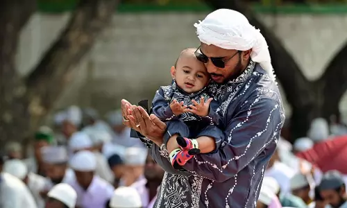 Bengaluru: शहर में ईद-उल-फितर का जश्न Bengaluru: शहर में ईद-उल-फितर का जश्न