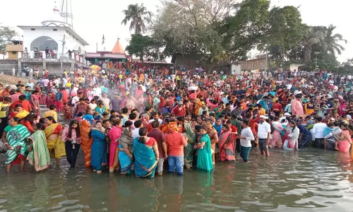 Chaiti Chhath Puja : मुजफ्फरपुर के घाटों पर श्रद्धालुओं की भारी भीड़