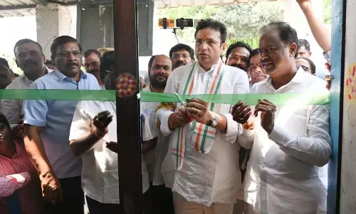 Sridhar Babu: गरीब परिवारों की मदद के लिए बढ़िया चावल की सौगात