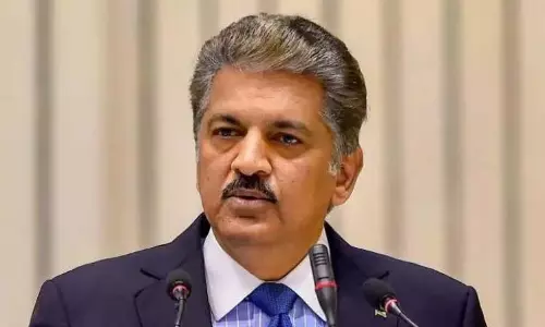 आनंद महिंद्रा ने IAS अधिकारी कृष्णा भास्कर की सराहना की