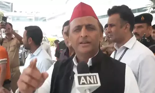 Akhilesh Yadav ने वक्फ संशोधन विधेयक का विरोध किया