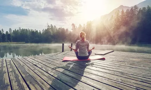 Yoga Tips: गर्दन के दर्द से राहत दिलाएंगे ये तीन योगासन, जानें अभ्यास का सही तरीका Yoga Tips: गर्दन के दर्द से राहत दिलाएंगे ये तीन योगासन, जानें अभ्यास का सही तरीका