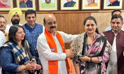 Haryana : सुनीता दुग्गल ने फिर जताया चुनाव में हार का दर्द, पार्टी के विश्वासघातियों की आलोचना की Haryana : सुनीता दुग्गल ने फिर जताया चुनाव में हार का दर्द, पार्टी के विश्वासघातियों की आलोचना की