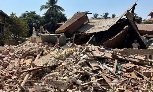 Myanmar Earthquake : मौत का आंकड़ा 3,000 के करीब Myanmar Earthquake : मौत का आंकड़ा 3,000 के करीब