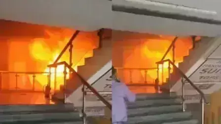 Noida के शॉपिंग कॉम्प्लेक्स में आग का तांडव, लोगों में मचा हड़कंप