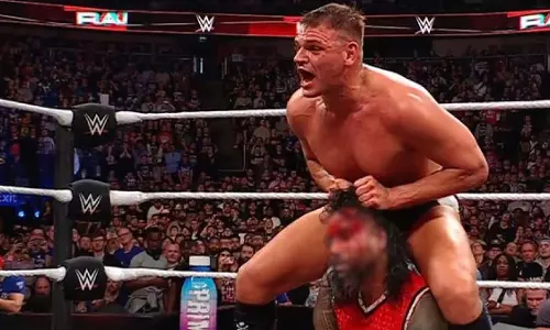 WWE RAW पर गनथर ने जिमी उसो पर बेरहमी से हमला किया, VIDEO WWE RAW पर गनथर ने जिमी उसो पर बेरहमी से हमला किया, VIDEO