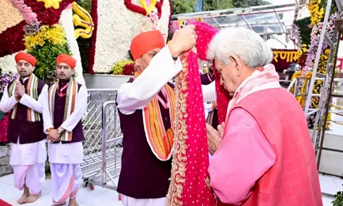 उपराज्यपाल Manoj Sinha ने माता वैष्णो देवी मंदिर में मत्था टेका