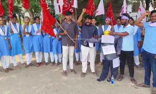 SFI, पीडीएसयू ने हैदराबाद विश्वविद्यालय के छात्रों की गिरफ्तारी की निंदा की SFI, पीडीएसयू ने हैदराबाद विश्वविद्यालय के छात्रों की गिरफ्तारी की निंदा की