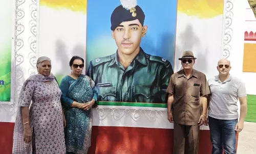 Jammu: सेवानिवृत्त ब्रिगेडियर ने 1971 के भारत-पाक युद्ध के साथी को श्रद्धांजलि दी Jammu: सेवानिवृत्त ब्रिगेडियर ने 1971 के भारत-पाक युद्ध के साथी को श्रद्धांजलि दी