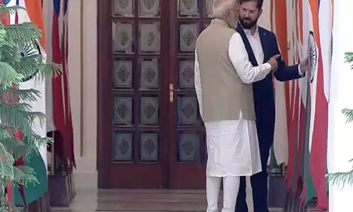 चिली के राष्ट्रपति ने PM Modi से अशोक चक्र का अर्थ पूछा, उन्होंने समझाया चिली के राष्ट्रपति ने PM Modi से अशोक चक्र का अर्थ पूछा, उन्होंने समझाया